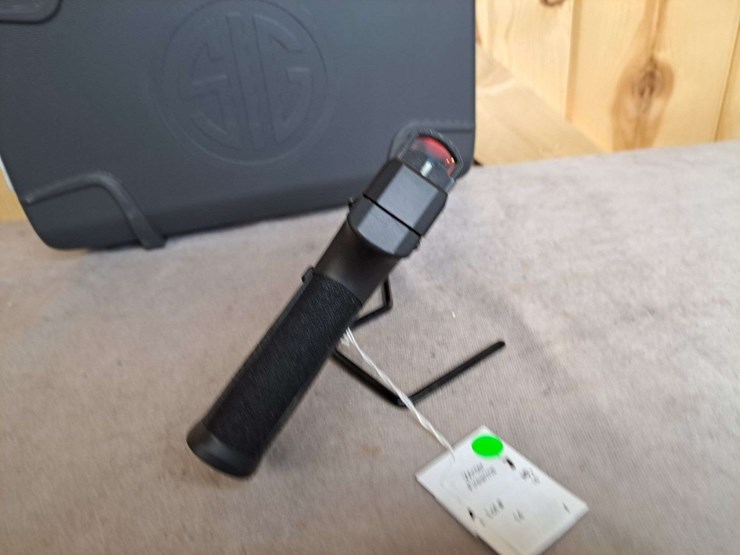 sig-sauer-p322-.22-lr-semiauto-pistol-image-8