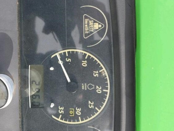 2017-john-deere-1025-image-16