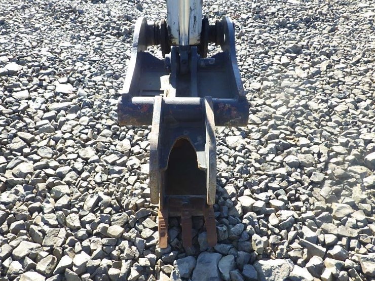 takeuchi-tb257fr-image-11