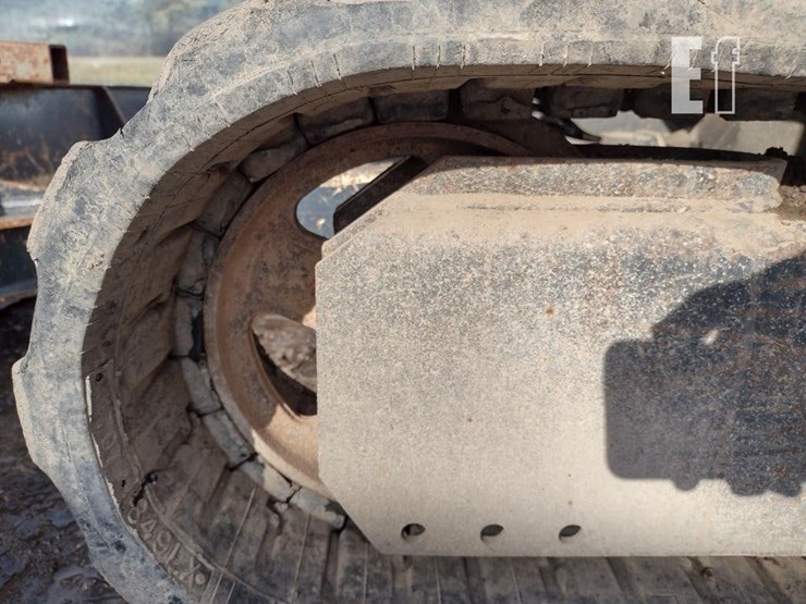 2013-deere-35d-image-31