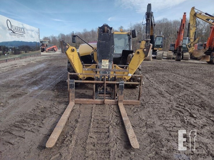 2019-caterpillar-tl1055d-image-2
