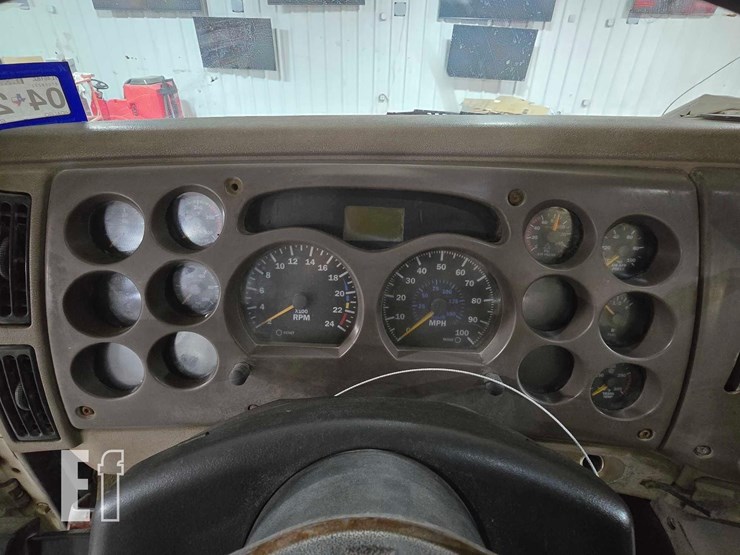 2006-mack-vision-cxn613-image-11