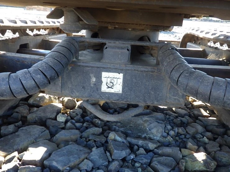 2021-bobcat-e10-image-25