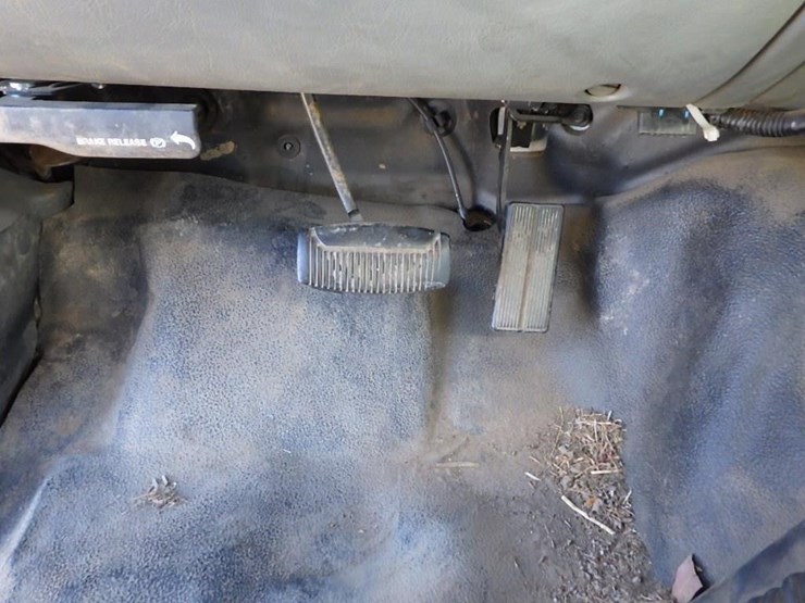 2004-ford-f550-image-22