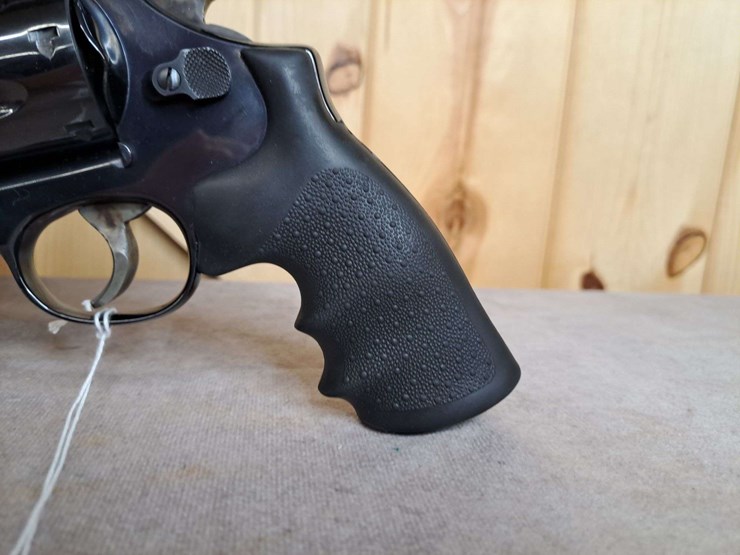 smith-&-wesson-model-29-2-.44-magnum-da-revolver-image-3