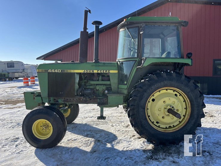 john-deere-4440-image-2