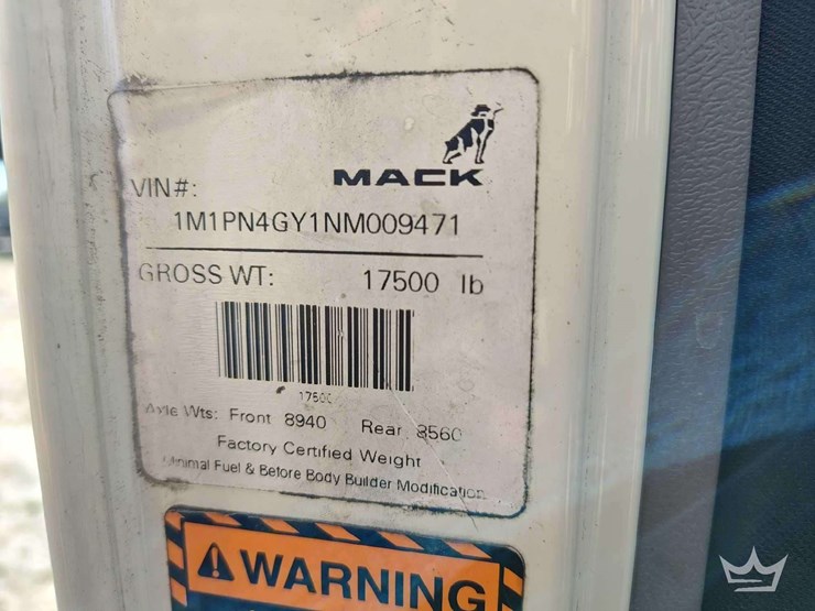 2022-mack-pinnacle-t/a-wet-kit-day-cab-truck-tractor-image-19