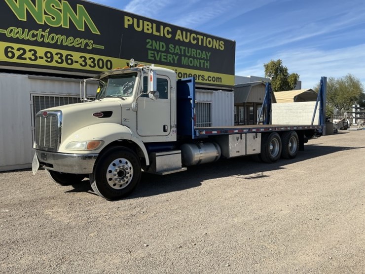 2007-peterbilt-335-image-2