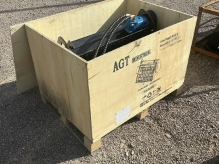 2025-agt-m-bkm-mini-skid-steer-mixer-bucket-image-1