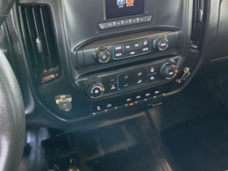 2017-chevrolet-silverado-1500-image-18