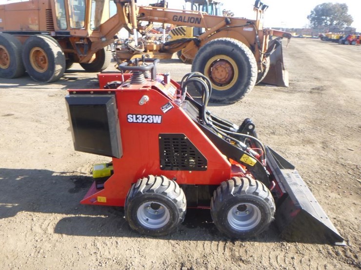2025-sdlool-323w-skid-steer-loader-image-7