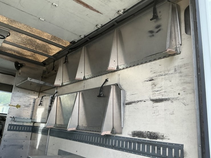 2002-workhorse-p20-delivery-van-image-10