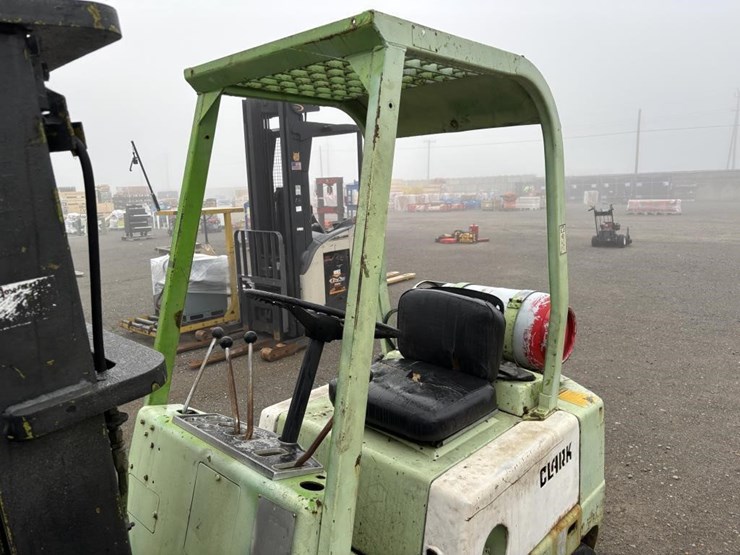 clark-c500-forklift-image-16