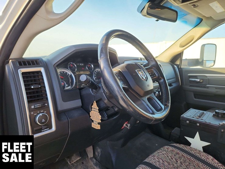 2014-ram-5500-4x4-s/a-service-truck-image-15