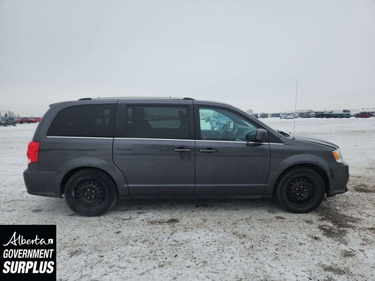 2020-dodge-grand-caravan-sxt-image-8