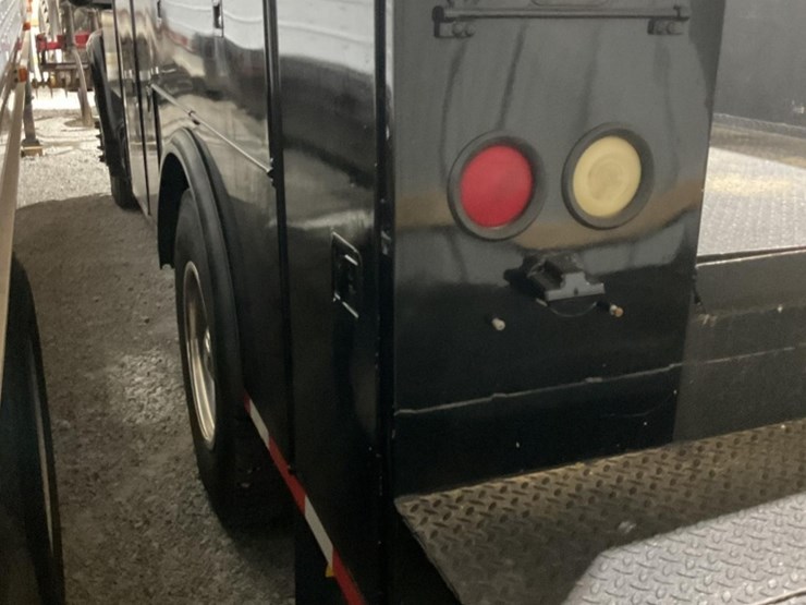 1995-ford-f800-image-19