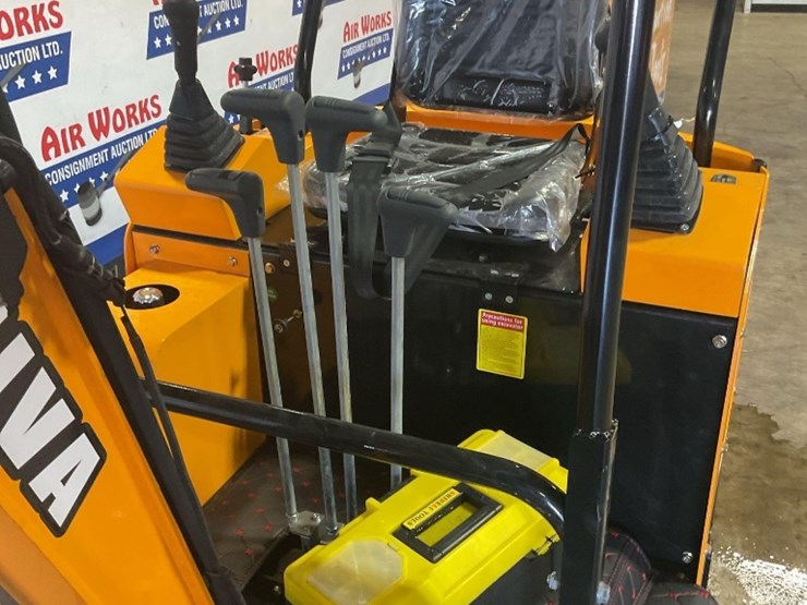 (inv.50037)-new-unused-miva-va15-mini-excavator,-13.5-hp-gas-engine,-aux.-hydraulics,-15"-bucket,-image-15