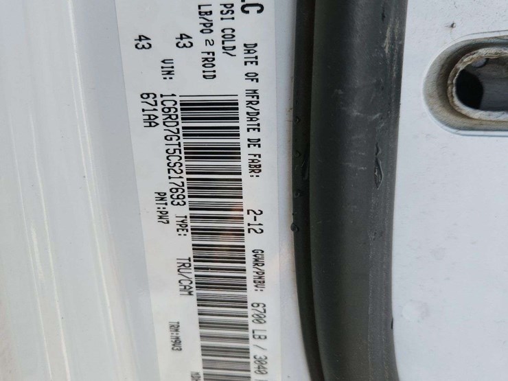 2012-dodge-1500-image-36