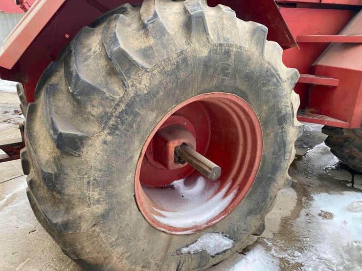 international-4568-project-tractor-image-39