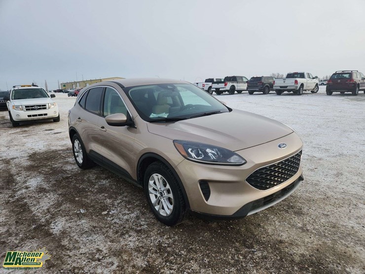 2020-ford-escape-image-2