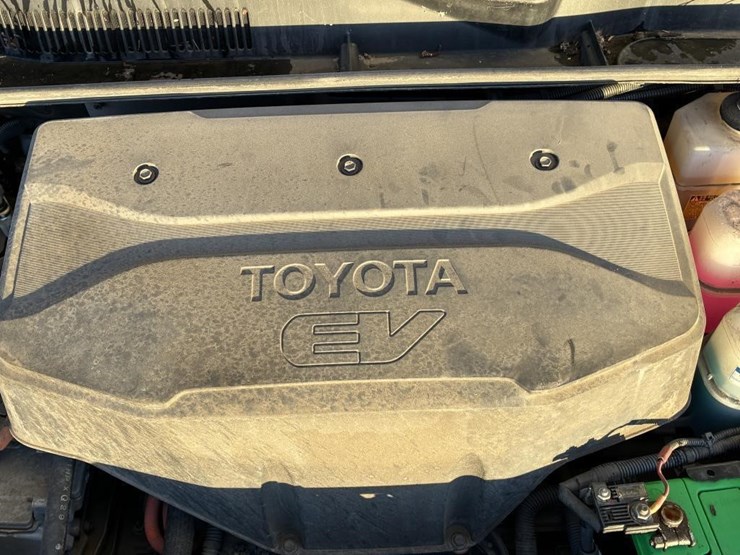 2014-toyota-rav4-image-6