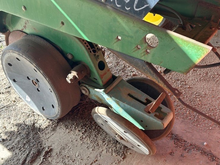 12-john-deere-12-image-12