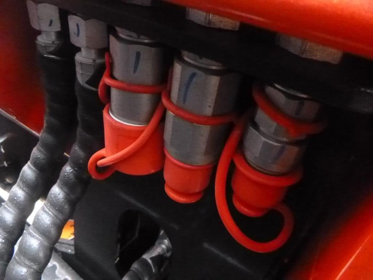 2025-agt-sda140w-skid-steer-loader-image-11