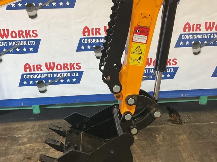 (inv.50040)-2025-miva-va13c-mini-excavator,-13.5-hp-gas-engine,-aux.-hydraulics,-blade,-15"-bucket-image-5