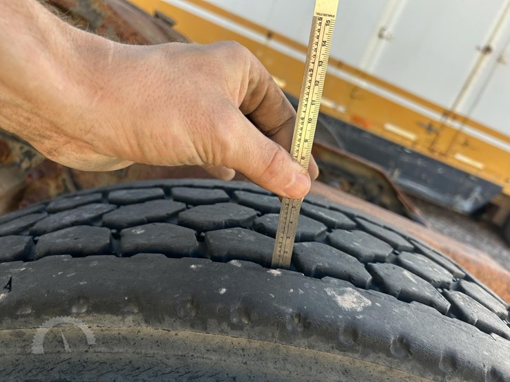 1999-volvo-vnl64t770-image-58