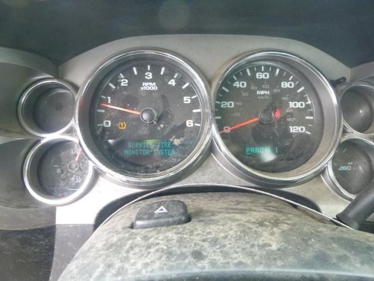 2009-chevrolet-3500hd-image-24