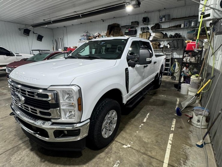 2024-ford-f250-image-3