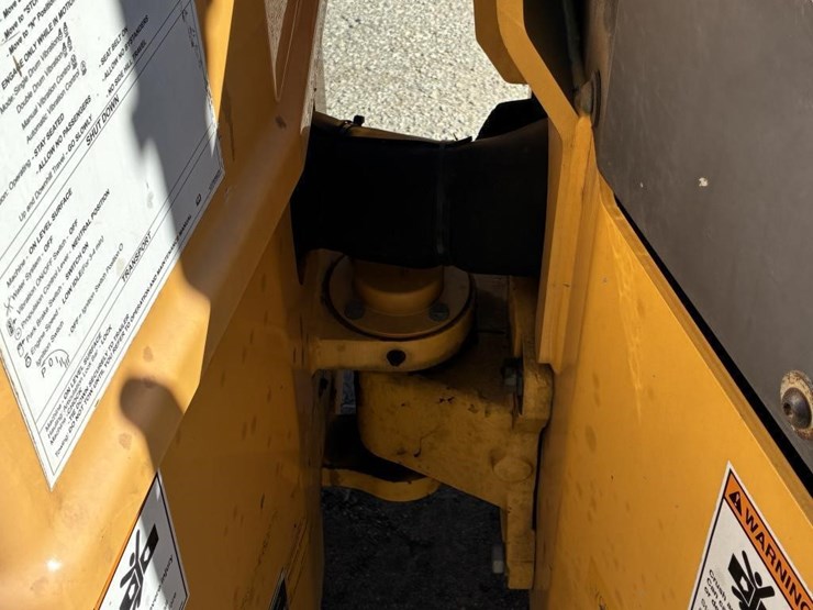 2018-volvo-dd25b-image-13