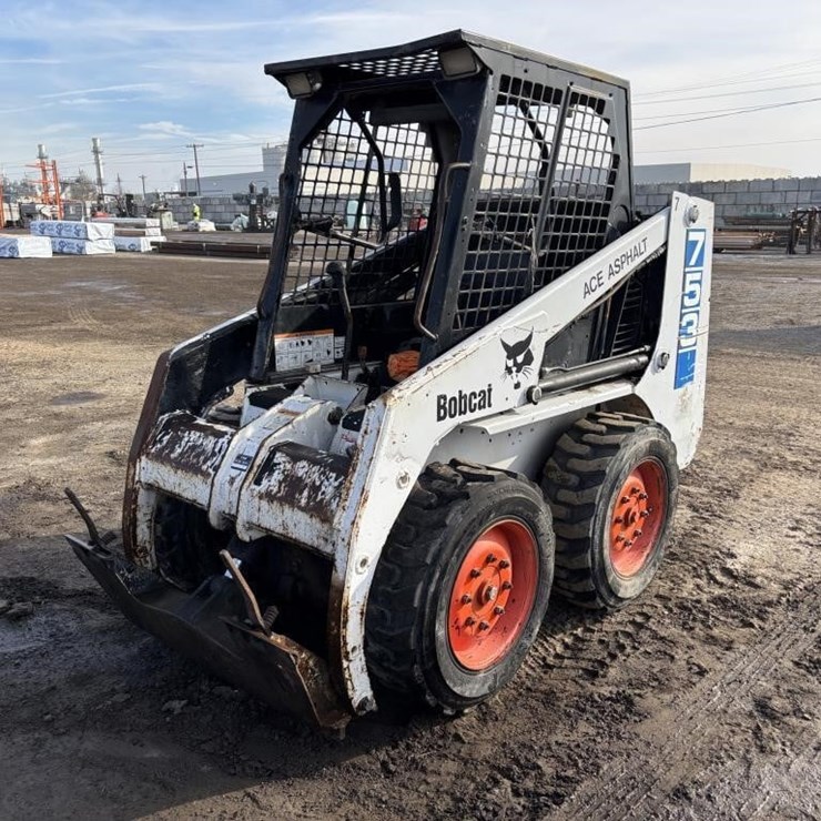 BOBCAT 753