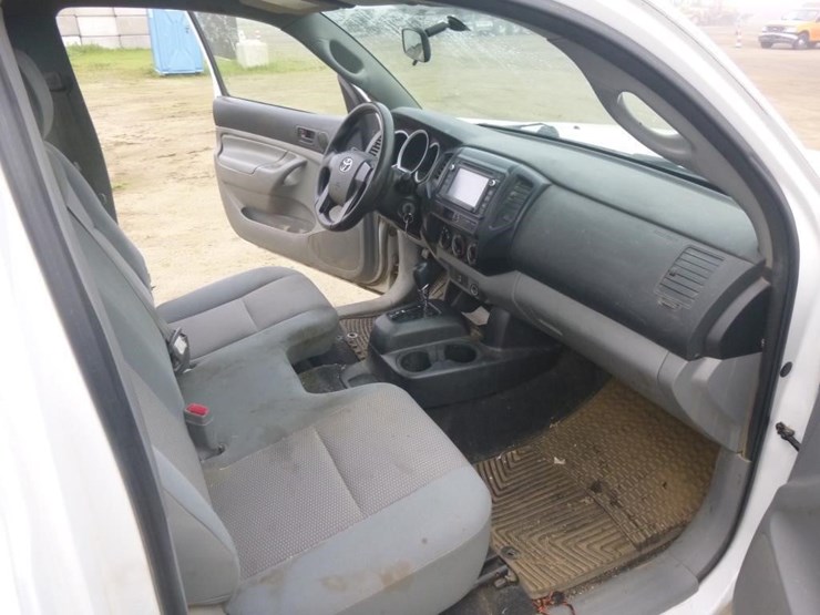 2014-toyota-tacoma-image-11