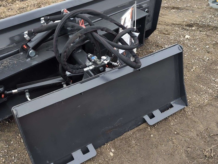 wolverine-skid-steer-6-way-dozer-blade-84"---swdb-11-84w-image-3