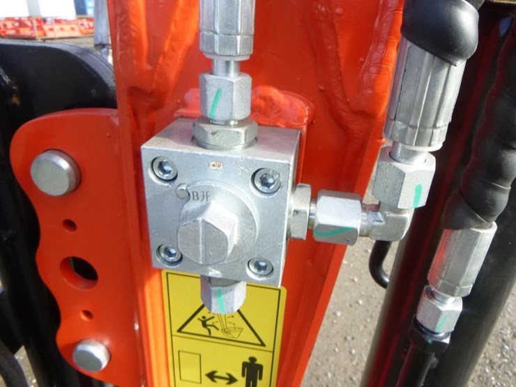 2025-tpm-18bs-hydraulic-excavator-image-13