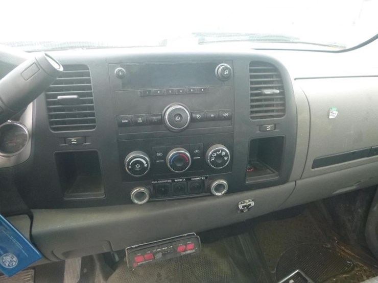 2009-chevrolet-3500hd-image-22