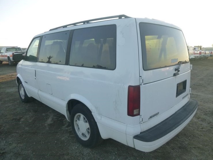 2000-chevrolet-astro-image-4