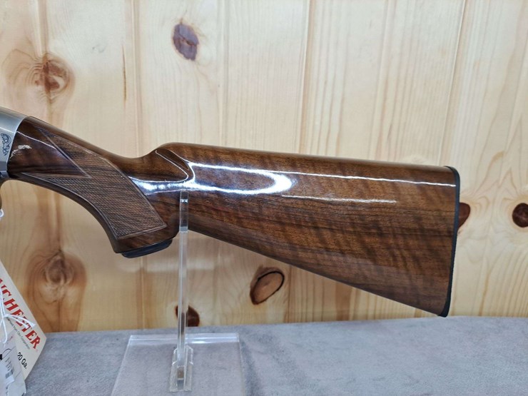 winchester-/ducks-unlimited-model-12-20-gauge-pump-shotgun-image-9