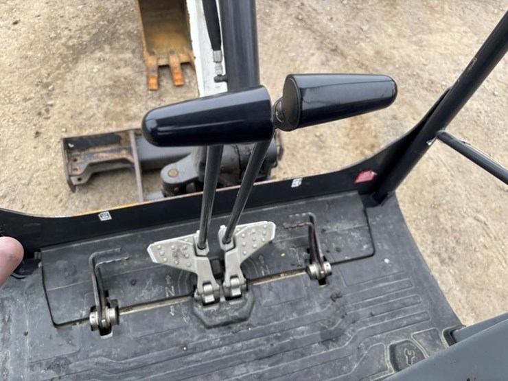 2021-bobcat-e20-image-26