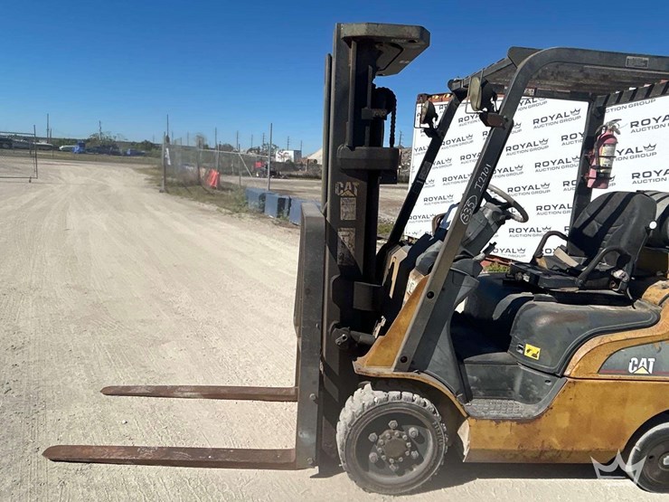 2007-caterpillar-c5000-5,000lb.-straight-mast-lp-forklift-image-18
