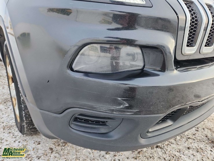 2016-jeep-cherokee-image-30