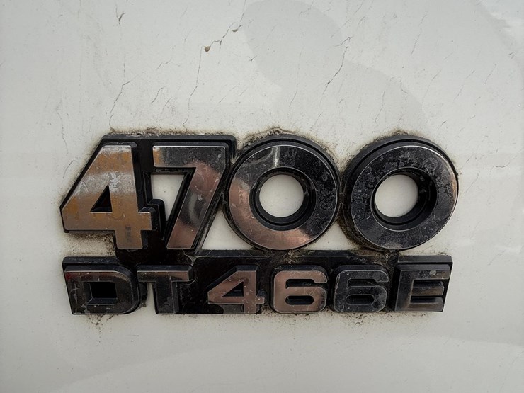 2000-international-4700-image-10