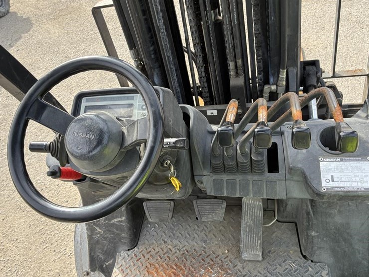 nissan-mug1f2a30jv-image-14