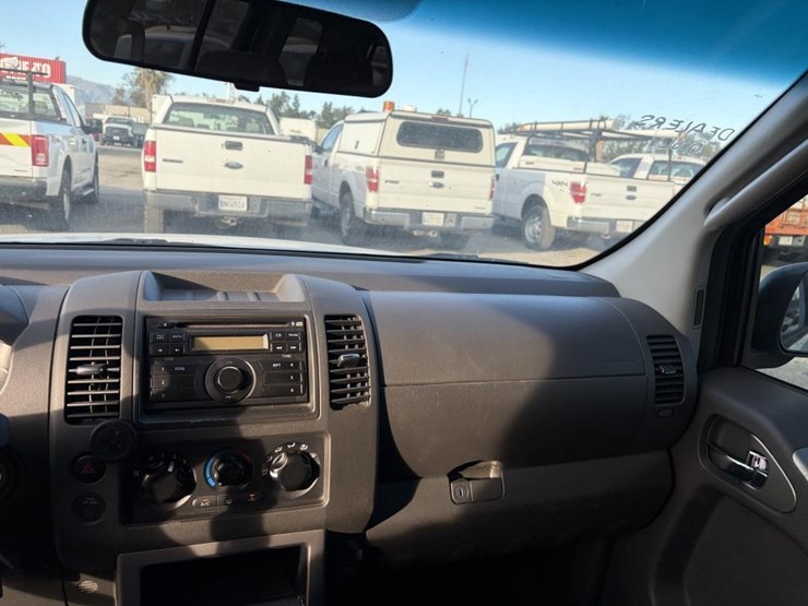 2012-nissan-pathfinder-image-12