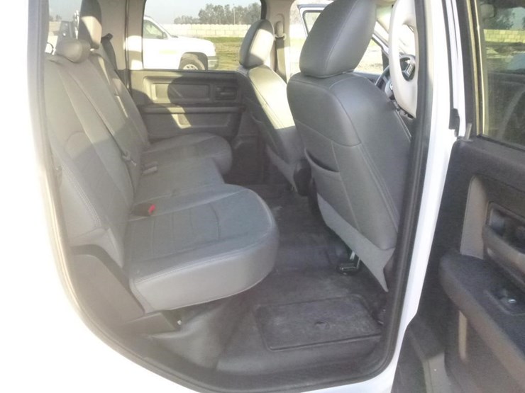 2014-dodge-1500-image-14