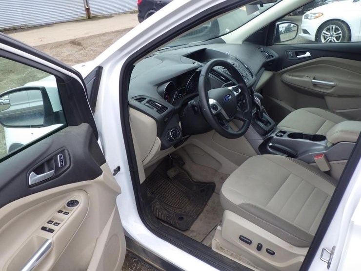 2015-ford-escape-image-5