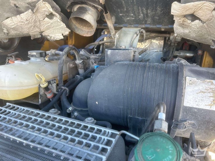 2018-deere-331g-image-7