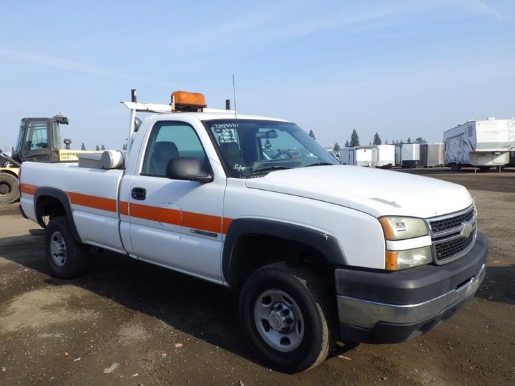 2007-chevrolet-2500hd-image-2