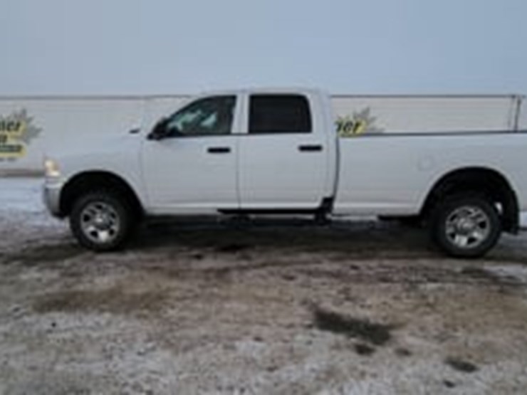 2016-dodge-2500-image-5